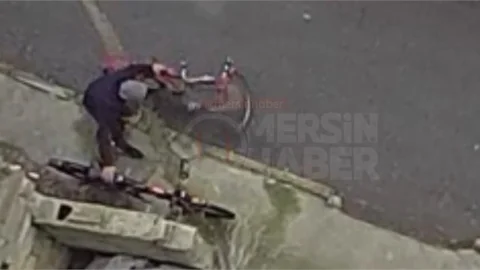 Bisikletle Gelip, Bisiklet Çaldı