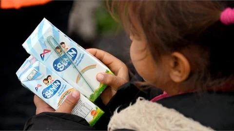 Mersin Büyükşehir’den Mevsimlik Tarım İşçilerine Çorba, Çocuklara Süt İkramı