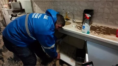 Akdeniz Belediyesi, Yağmurdan Etkilenen Ailelerin Yardımına Koştu