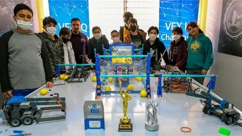 Mersin Büyükşehir’in Atölyesinde Çocuklar Robot Tasarlıyor