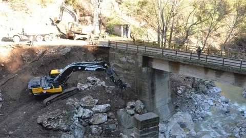 Aşırı Yağışlar Nedeniyle Aşınma Oluşan Köprüde Güçlendirme Çalışması Yapıldı