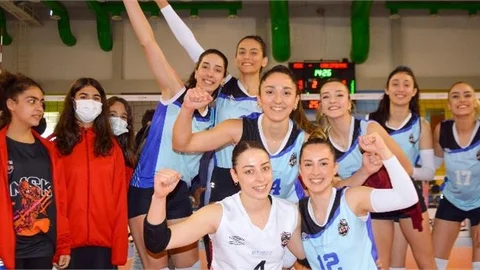 Büyükşehir Msk Kadın Voleybol Takımı Vakıfbank’ı 3-0 Yendi