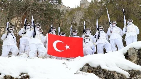 Fıratlar, Karlı Munzur ve Mercan'ı Teröristlere Dar Ediyor