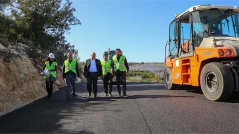 Mersin Erdemli'de Yollar Yapılıyor, Üretimin Önündeki Engeller Kalkıyor