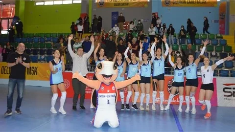 Büyükşehir’in Kadın Basketbol, Voleybol ve Hentbol Takımları Sahalardan Galip Ayrıldı