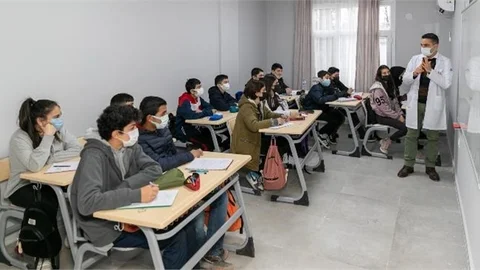 Mersin Büyükşehir’in Eğitim Yatırımları Velileri Memnun Ediyor