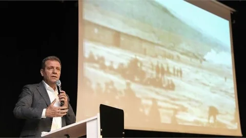 Başkan Seçer, ‘göçler ve Mersin Tarihi’ Kitabının İmza Günü ve Söyleşisine Katıldı