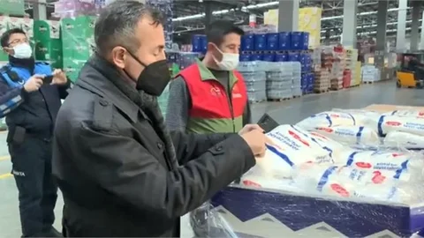 Akdeniz'de 48 Ton Toz Şeker Stoğu Tespit Edildi