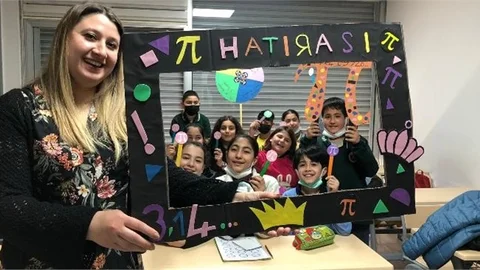 Mersin Büyükşehir Belediyesi Tarsus Mithatpaşa Kurs Merkezi’nde "Dünya Pi Günü" Etkinliği