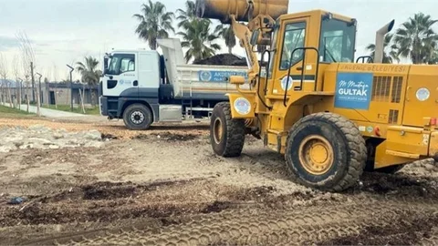 Fen İşleri Ekipleri, Sahil Etabında Yoğun Bir Çalışma Gerçekleştirdi
