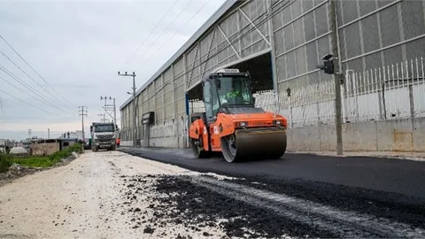 Mersin Büyükşehir’den Çilek ve Karaduvar Mahallelerinde Eş Zamanlı Yol Yapım Çalışması