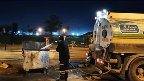 Akdeniz’de Ekipler 7/24 Temizlik Hizmeti Veriyor