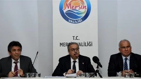 Vali Ali İhsan Su, Erdemli’de Muhtarlar ve Vatandaşlarla Bir Araya Geldi