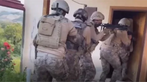 Mersin Emniyetinden FETÖ/PYD Operasyonu