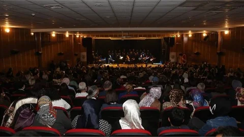 "Akdeniz’den Türkü Sesi Yükseliyor, Gönüller Sanatla Birleşiyor"