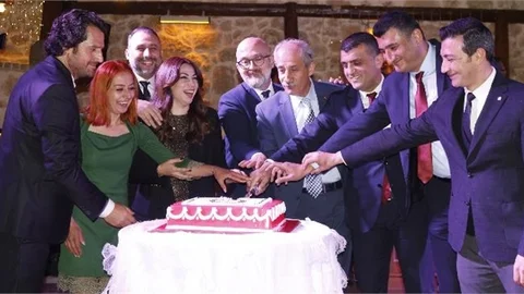 Mersin Barosu Başkanlığı Tarafında 5 Nisan Avukatlar Günü Nedeniyle Geleneksel Avukatlar Günü Balosu Düzenlendi