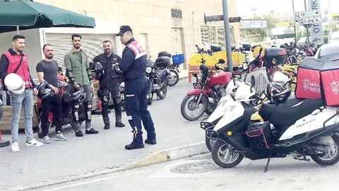 Mersinde Jandarma Ekipleri Motosiklet ve Motorlu Bisiklet Sürücülerinin Karıştığı Trafik Kazalarını Önlemek Amacıyla Denetim Gerçekleştirdi
