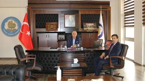 Tarsus Ticaret Borsası Yönetim Kurulu Başkanı Murat Kaya’ya Tarsus Gençlik ve Spor İlçe Müdürü Mehmet Öztürk, Ziyarette Bulundu.
