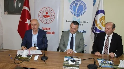 Büyük İlçeler Güven ve Dönüşüm Projesi Kapsamında Düzenlenen "Okul Hamileri Protokolü" Tarsus Ticaret Borsası’nda Törenle İmzalandı