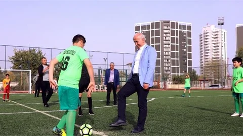 Akdeniz Belediyesi 23 Nisan Futbol Turnuvası Çekişmeli Geçen Maçlarla Devam Ediyor
