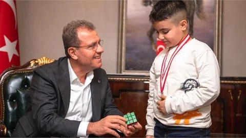 Matematikte Dünya Birincisi Ömer Erken, Başkan Seçer’le Buluştu