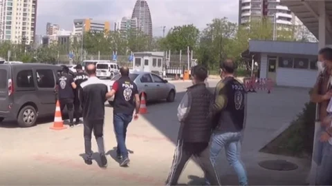 Nitelikli Dolandırıcılık Yaptıkları İddiasıyla Gözaltına Alınan 8 Kişiden 5'i Tutuklandı.
