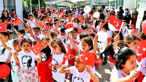 Mevlana Mahallesi Kadın ve Çocuk Atölyesi’nde 23 Nisan Coşkusu