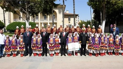 Mersin'de 23 Nisan Coşkuyla Kutlandı