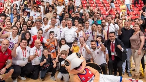 Başkan Seçer, Msk Kadın Basketbol Takımının Galibiyet Sevincine Ortak Oldu