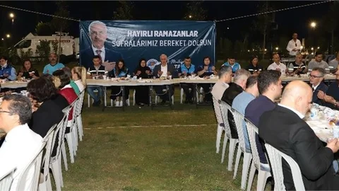 Akdeniz Belediye Başkanı M. Mustafa Gültak, İftar Buluşmaları Kapsamında Bu Kez Belediye Personeli ve Aileleri İle Bir Araya Geldi