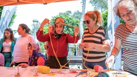 Mersin Büyükşehir’den Görme Engelli Kadınlara Kurs Desteği