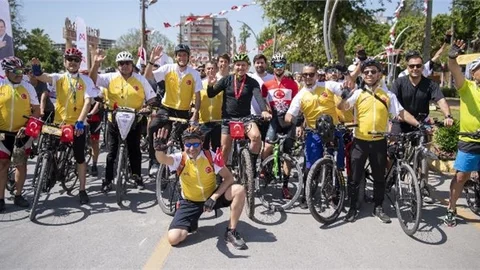 Başkan Seçer, Bisikletseverlerle ‘kleopatra Bisiklet Festivali’nde Pedal Çevirdi