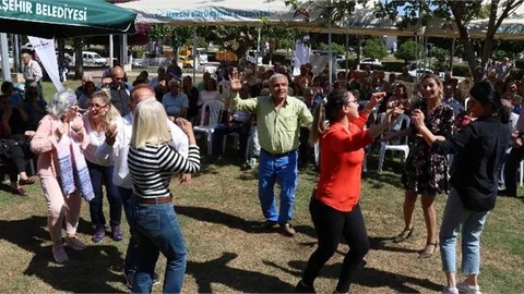 Mersin Büyükşehir’in Emekli Evi’nde Anneler Günü Sevinci Yaşandı
