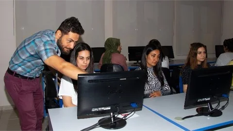 Gençler Büyükşehir Kariyer Merkezi İle İş Hayatına Hazırlanıyor