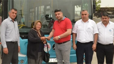 Mersin Büyükşehir’in Otobüs Şoförlerinden Duyarlı Davranış