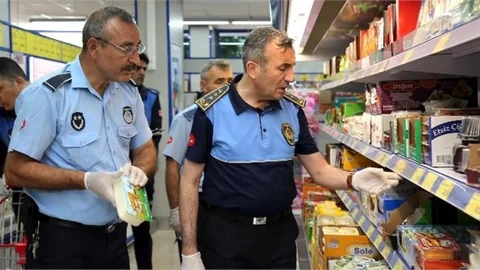 Akdeniz Zabıtası’ndan Fiyat-etiket Denetimi