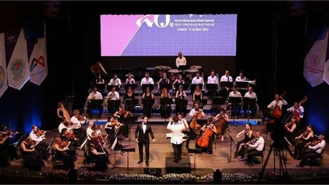 Mersin Büyükşehir’in Ana Sponsorluğunda 20. Mersin Uluslararası Müzik Festivali Açılışını Yaptı