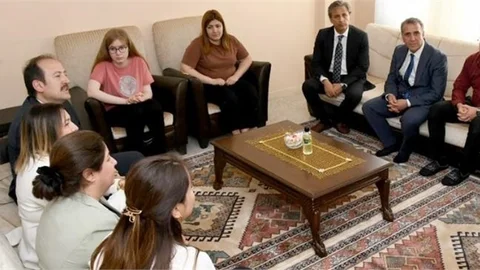 Vali Ali Hamza Pehlivan Mersin'deki İlk Ziyaretini Şehit Ailesine Yaptı