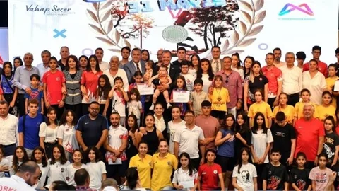 Mersin Büyükşehir’den 94 Başarılı Sporcu ve 65 Antrenöre Toplam 1 Milyon 148 Bin Lira Ödül