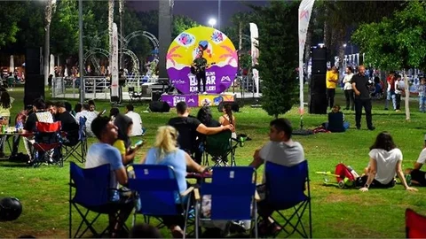 Büyükşehir Her Yaştan Mersinliyi Müzikle Biraraya Getiriyor