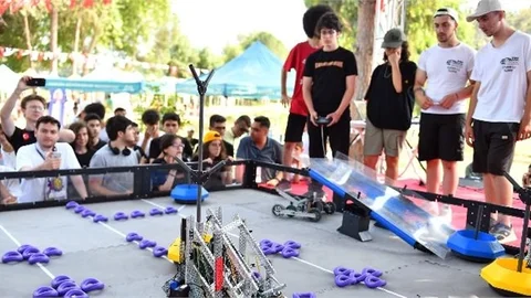 Vex Robotik Turnuvası’nın Son Etkinliği, Büyükşehir’in Ev Sahipliğinde Tarsus Gençlik Kampı’nda Yapıldı