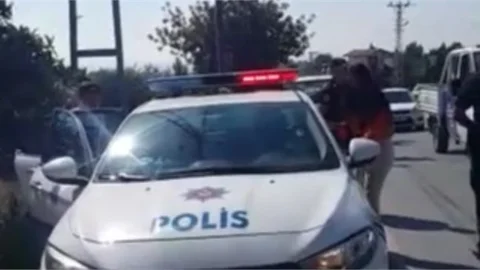 Kimliğini Evde Unuttuğunu Fark Eden Öğrencinin Yardımına Polis Abileri Koştu.