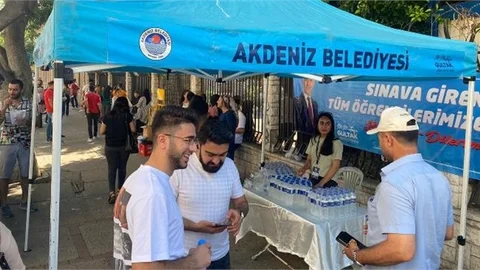 Akdeniz Belediyesi, Gençler ve Ailelerinin YKS Heyecanını Paylaştı