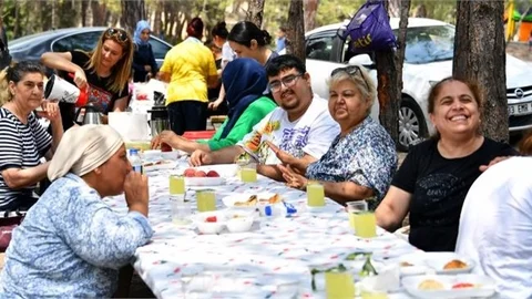 Mersin Büyükşehir’den Özel Gereksinimli Bireylere Özel Piknik Etkinliği