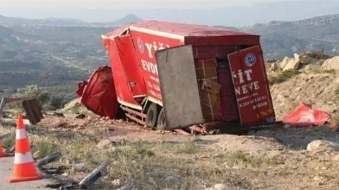 Ölüm Virajında Feci Kaza