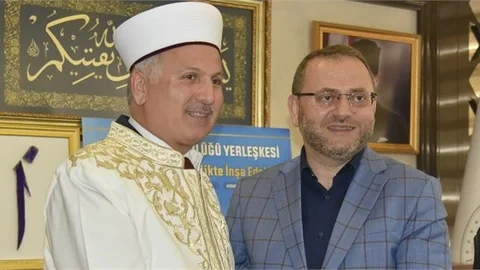 Mersin İl Müftüsü Yığman, Cübbe Giyme Töreninin Ardından Görevine Başladı