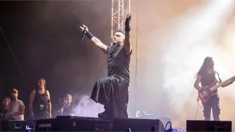 Mersin Büyükşehir Belediyesi, Hayranlarını Hayko Cepkin’le Buluşturdu