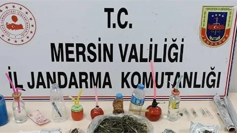 Uyuşturucu Satıcıları Jandarmadan Kaçamadı