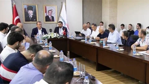 Başkan Seçer, Mersin Teknopark Firmalarıyla Bir Araya Geldi