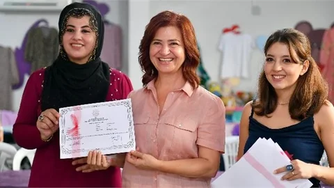 Mersin’de Kadınlar Öğreniyor, Öğrendikçe Güçleniyor